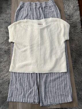 Martha Stewart Gray Pinstripe Elastic-Waist pants and shirt set